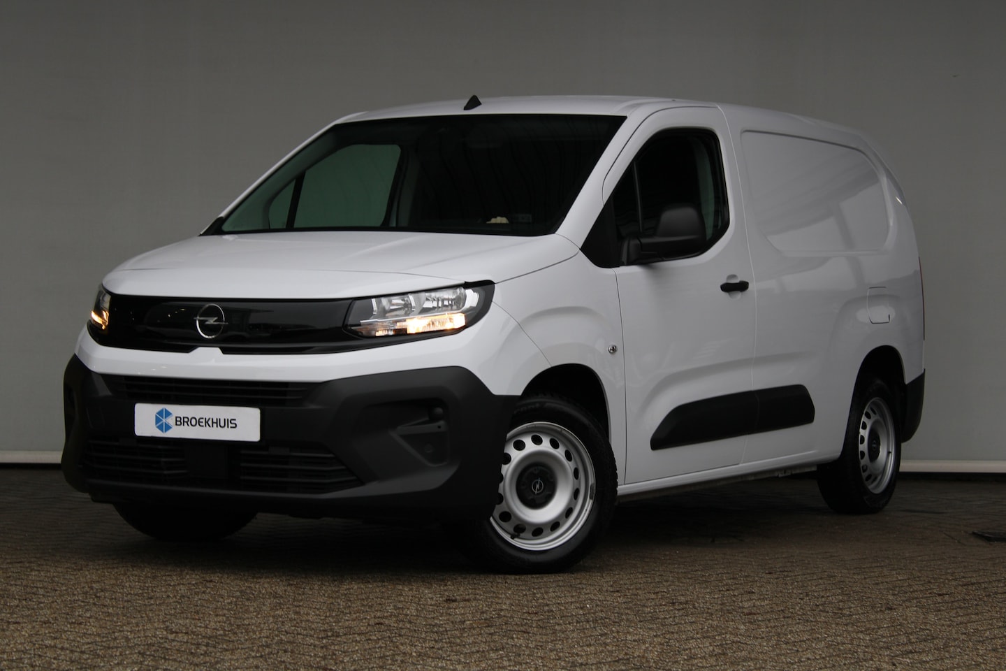 Opel Combo - L2H1 130PK 3 Persoons 2 persoons bijrijdersbank | Airco Apple Carplay | Android auto - AutoWereld.nl