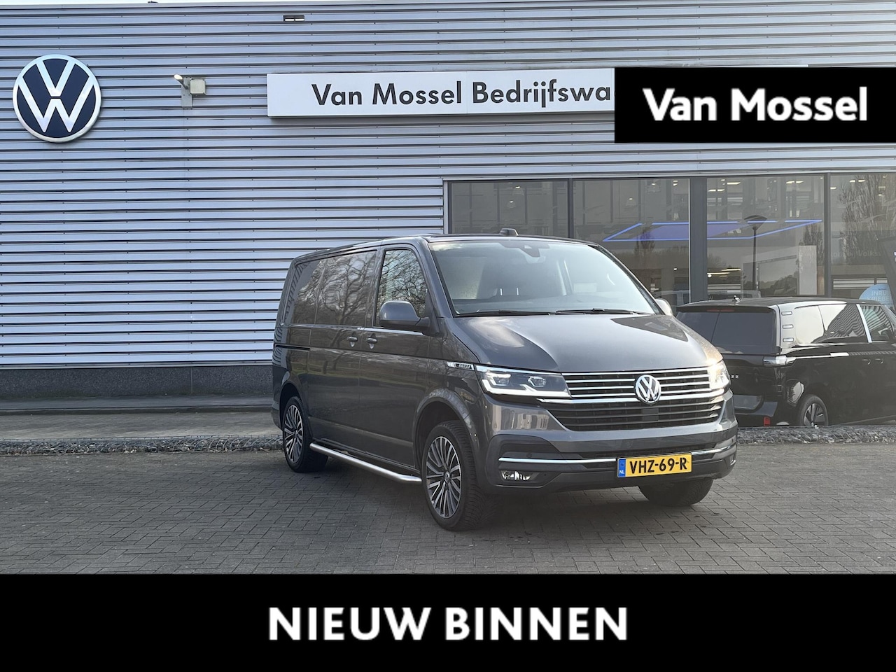 Volkswagen Transporter - 2.0 TDI L1H1 150PK | Automaat | Trekhaak | Achteruitrijcamera | Parkeersensoren Voor + Ach - AutoWereld.nl