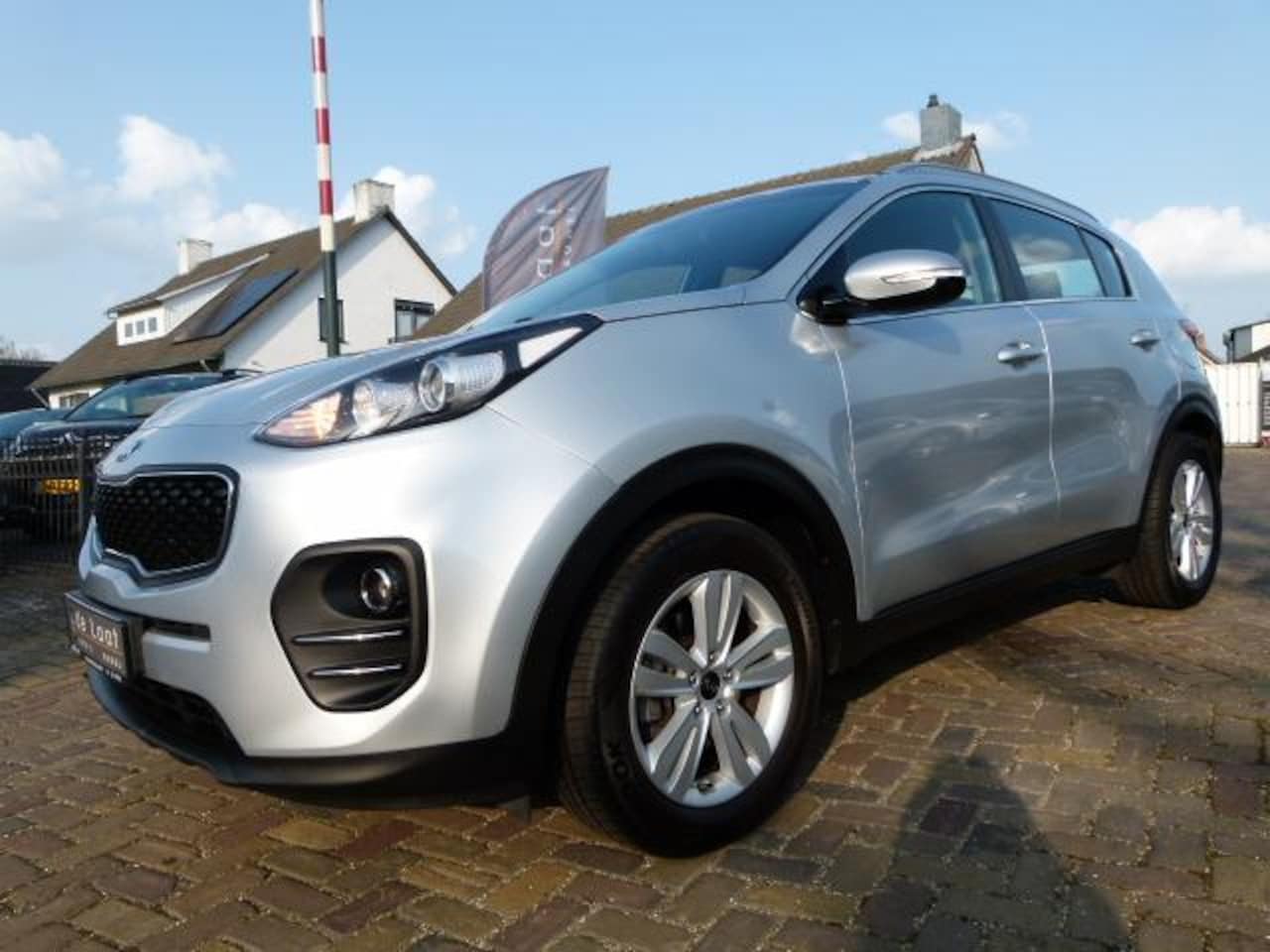 Kia Sportage - 1.6 GDI ComfortLine Navigator TREKHAAK/NAVI/PDC/CC - AutoWereld.nl
