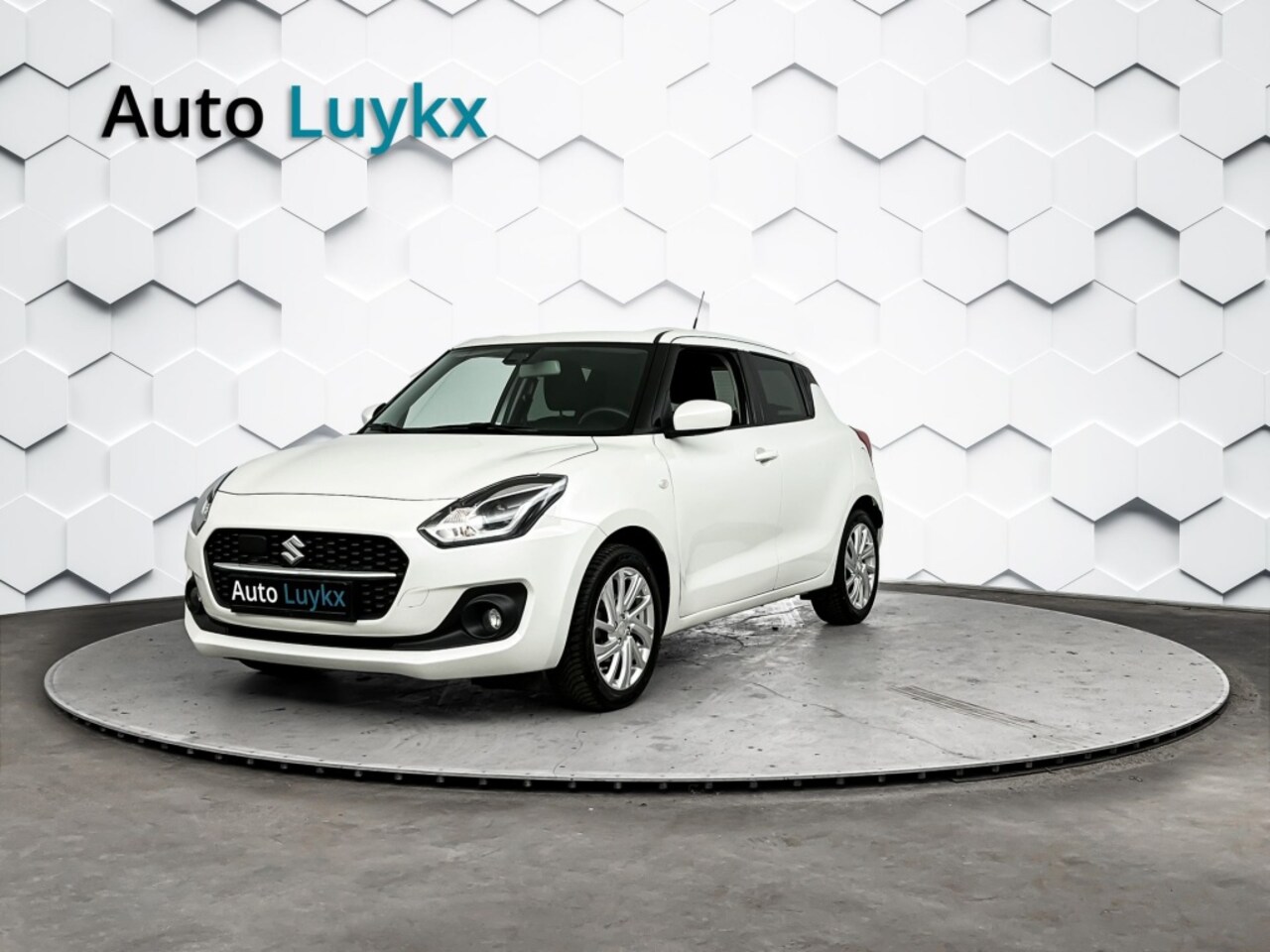Suzuki Swift - 1.2 Select Smart Hybrid | Navigatie | Adaptieve Cruise Control | Parkeercamera - AutoWereld.nl
