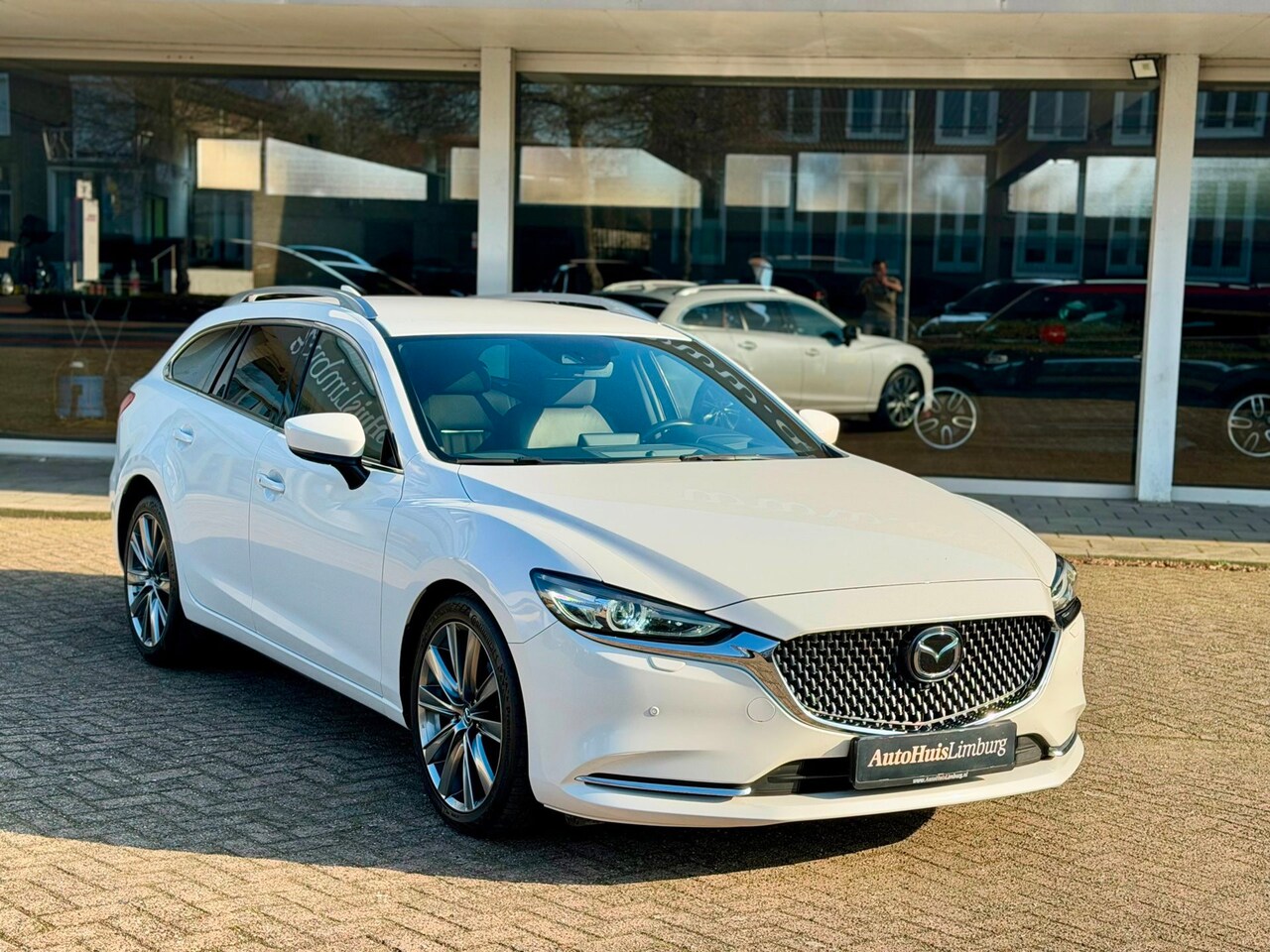 Mazda 6 Sportbreak - 2.5 SkyActiv-G 194 Signature|Facelift|Camera|CarPlay|Leer|Bose|Automaat|HUD|Trekhaak - AutoWereld.nl