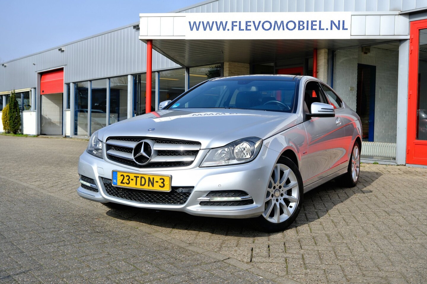 Mercedes-Benz C-klasse Coupé - 180 Aut. Pano|Leder|Navi|LMV|Clima - AutoWereld.nl