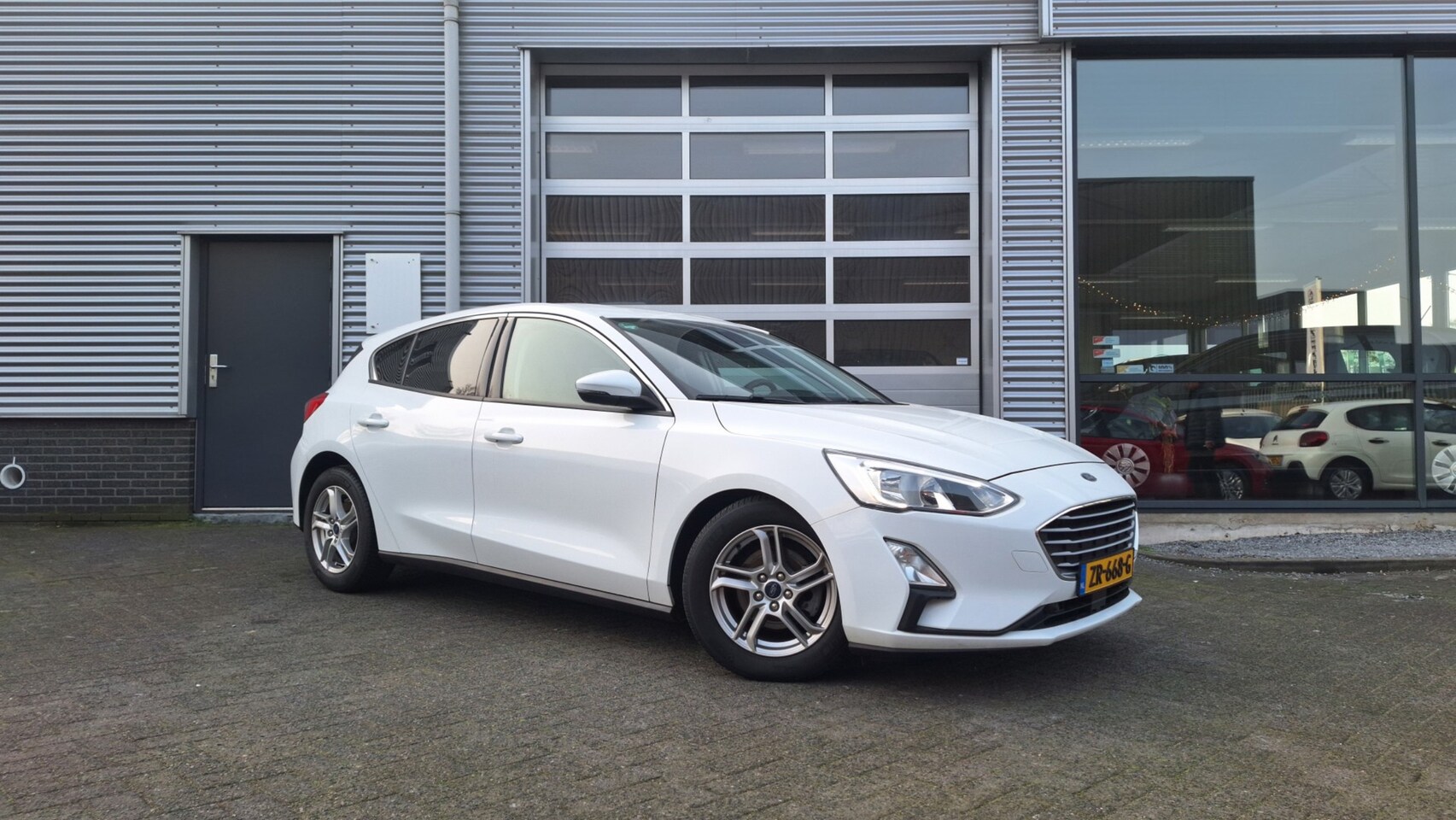 Ford Focus - 1.0 EcoBoost ST Line/Navigatie/Pdc/Lm Velgen/Led/Trekhaak/Enz - AutoWereld.nl