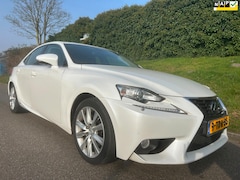 Lexus IS - 300h Business Line Pro - Navi - Camera - Parelmoer wit