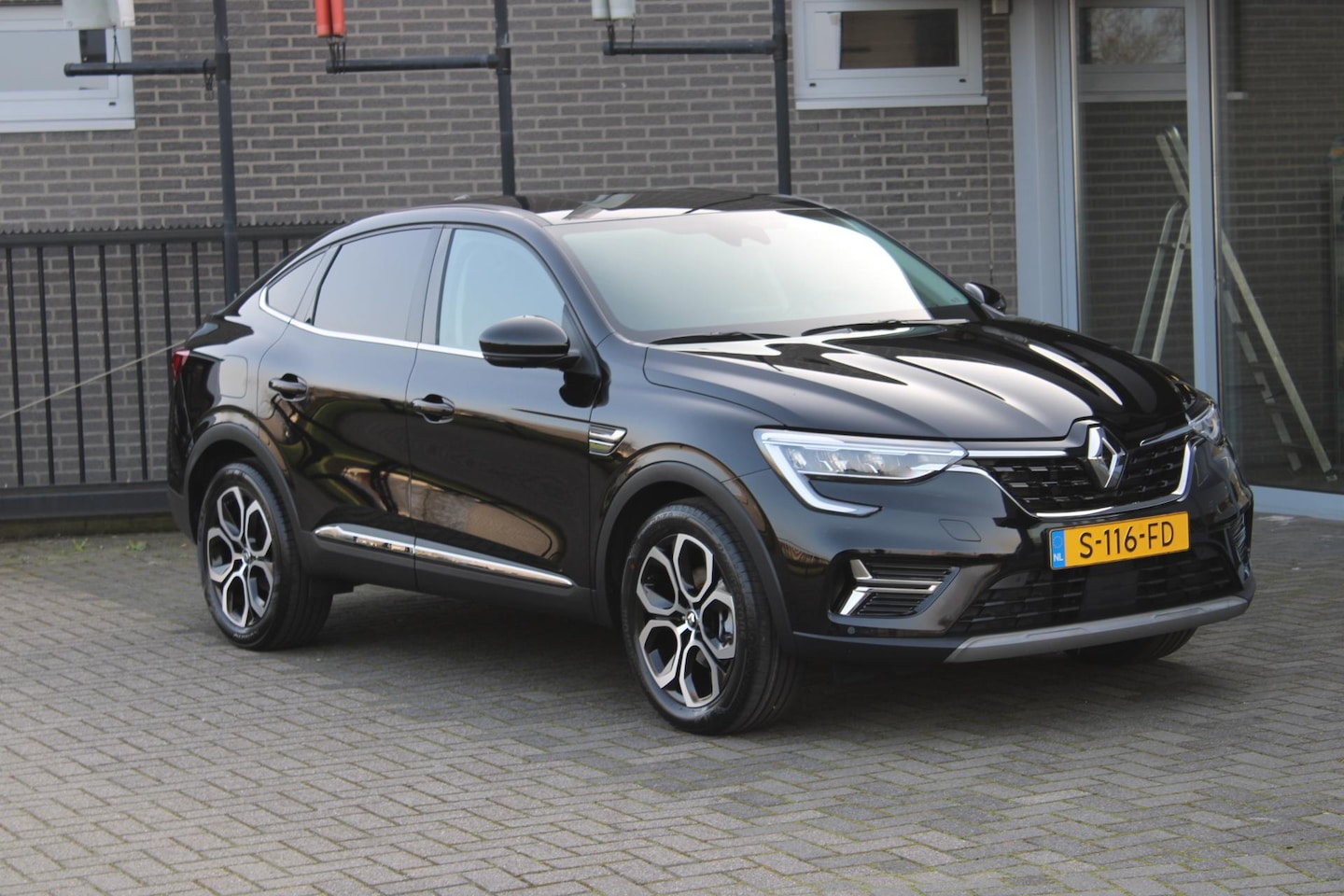 Renault Arkana - 1.6 E-Tech Hybrid 145 Intens Adaptive/Camera/N.A.P. - AutoWereld.nl