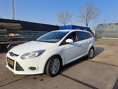 Ford Focus Wagon - 1.0 EcoBoost Trend Let op start niet