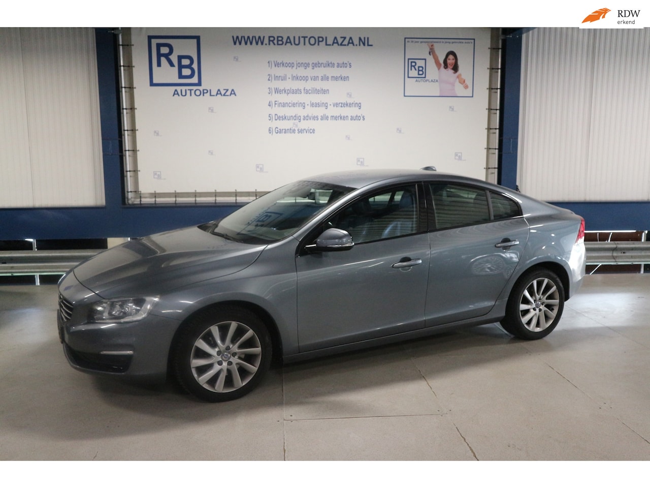 Volvo S60 - 2.0 D4 Polar+ Dynamic AUTOMAAT/ TREKHAAK/ NAP - AutoWereld.nl