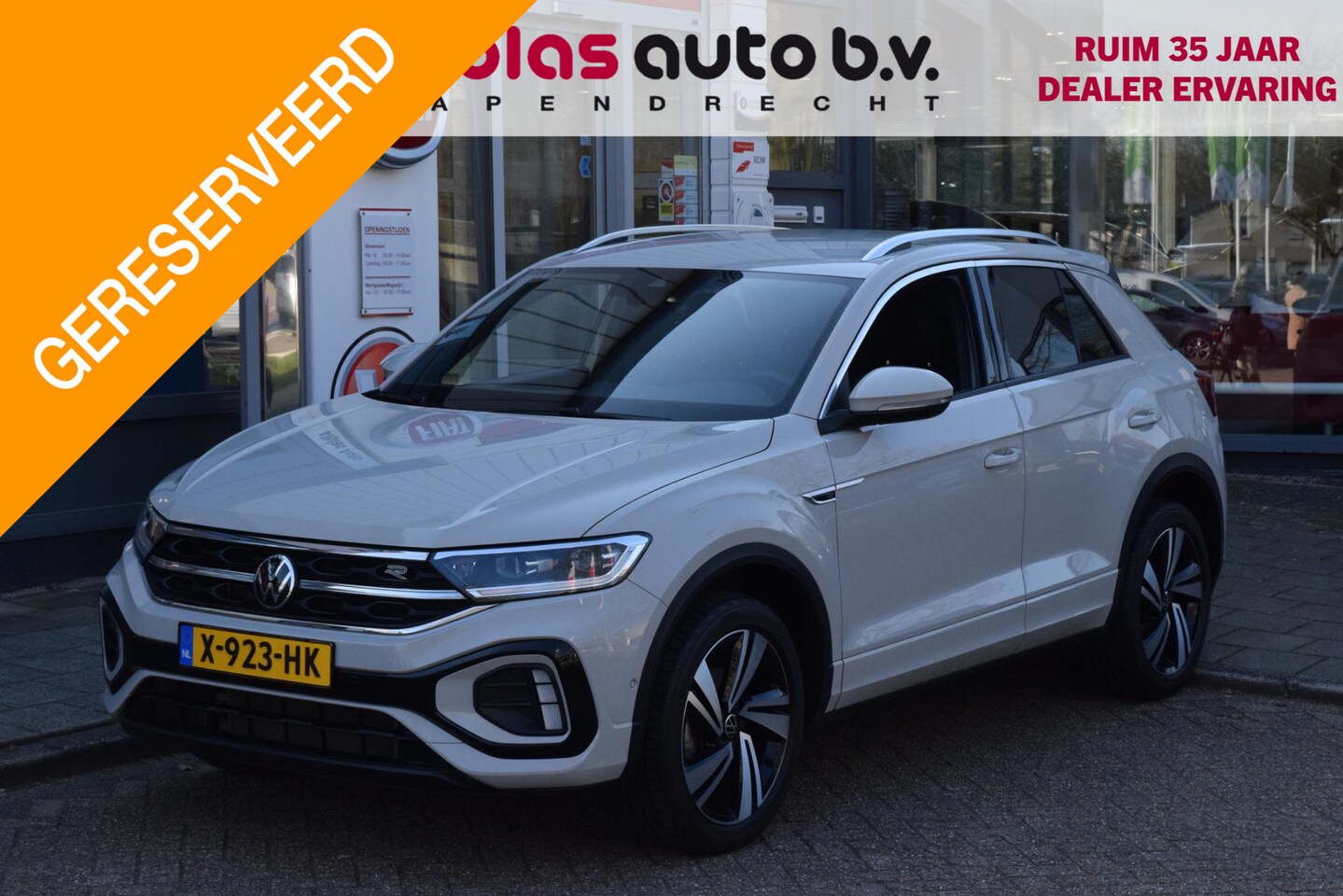 Volkswagen T-Roc - 1.5 TSI R-Line Business+|Cam.|Trekhaak|Elek.klep - AutoWereld.nl