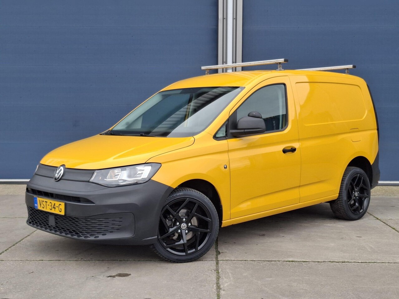 Volkswagen Caddy Cargo - 2.0 TDI Comfort AIRCO / CRUISE CONTROLE / PARKEER SENSOREN ACHTER /  EURO 6 - AutoWereld.nl