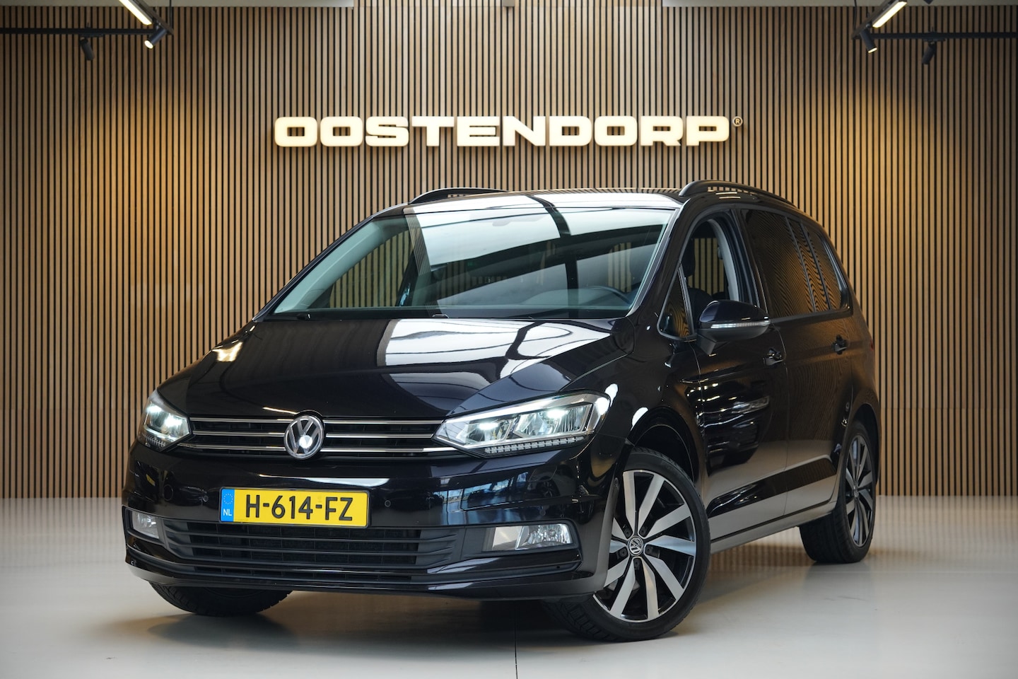 Volkswagen Touran - 1.4TSI/150pk Comfortline 7p DSG|2016|Trekhaak|LED|18"Marseille|Navi|Cruise+ACC|Carplay/And - AutoWereld.nl