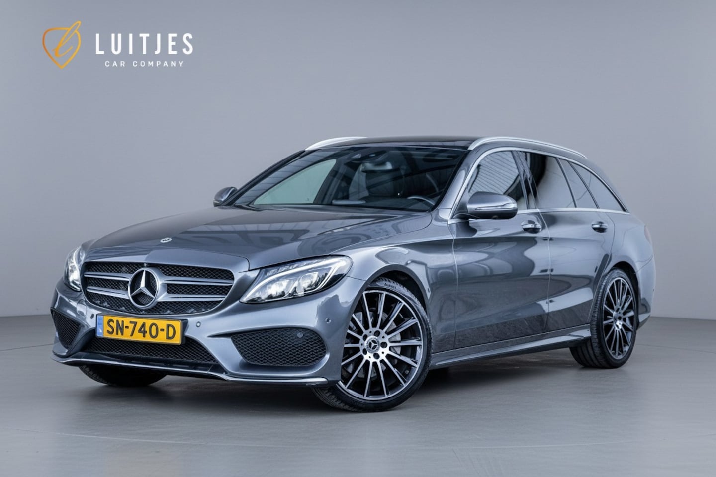 Mercedes-Benz C-klasse Estate - 180 AMG Sport I Pano I Burmester I Leder I 360° I Stoelmemo I NL-auto I 1e-eig. - AutoWereld.nl