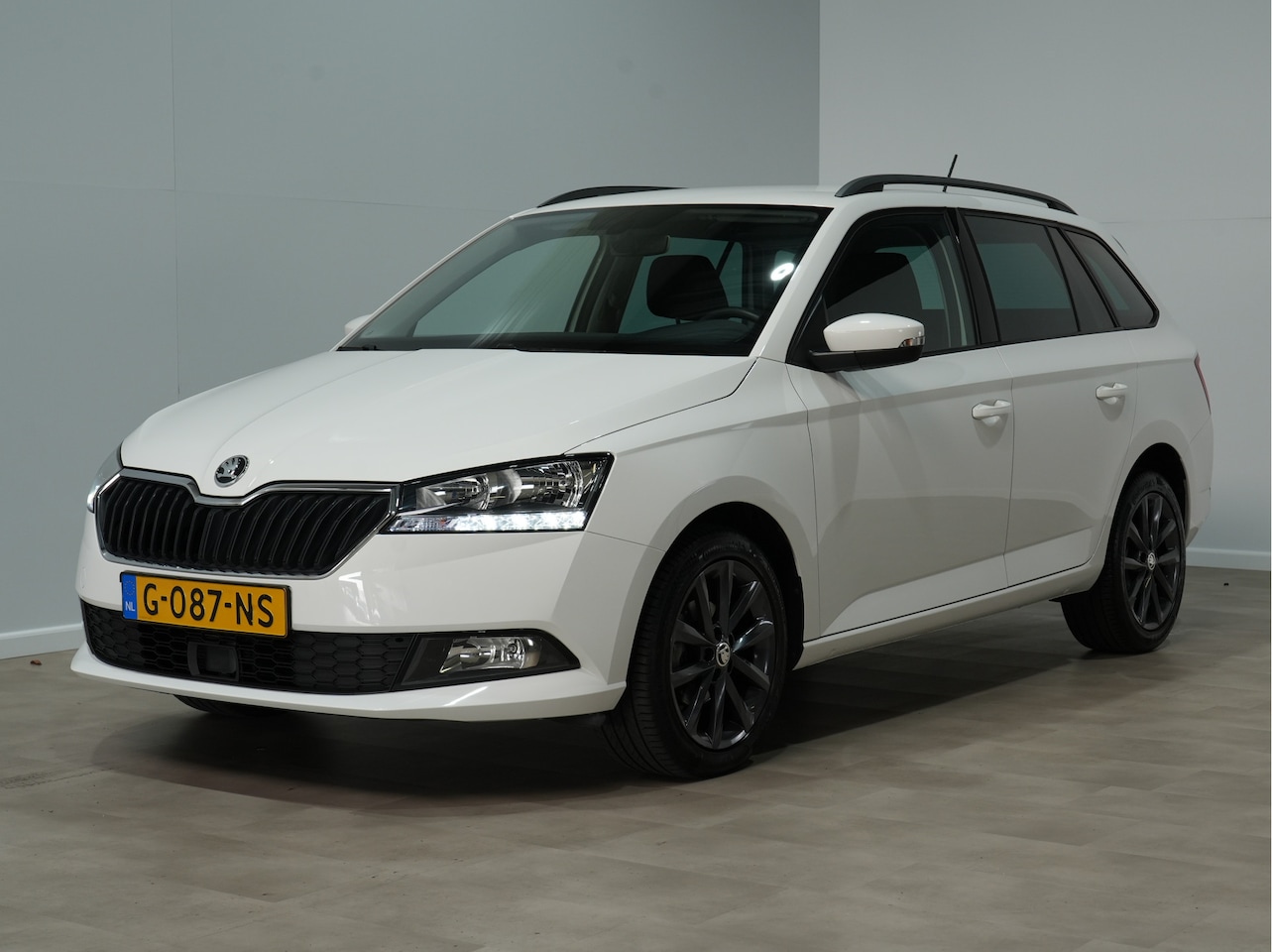Skoda Fabia Combi - 1.0 TSI Business Edition Navigatie Android/Carplay LM Velgen PDC Cruise - AutoWereld.nl