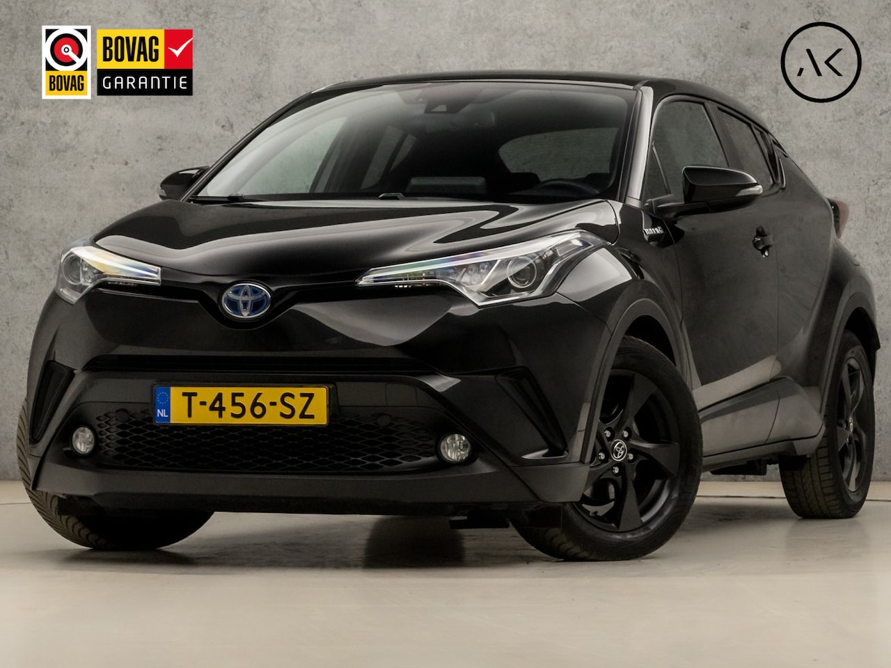 Toyota C-HR - 1.8 Hybrid Dynamic Automaat (NAVIGATIE, BLACK PACK, ZWART HEMEL, CAMERA, STOELVERWARMING, - AutoWereld.nl