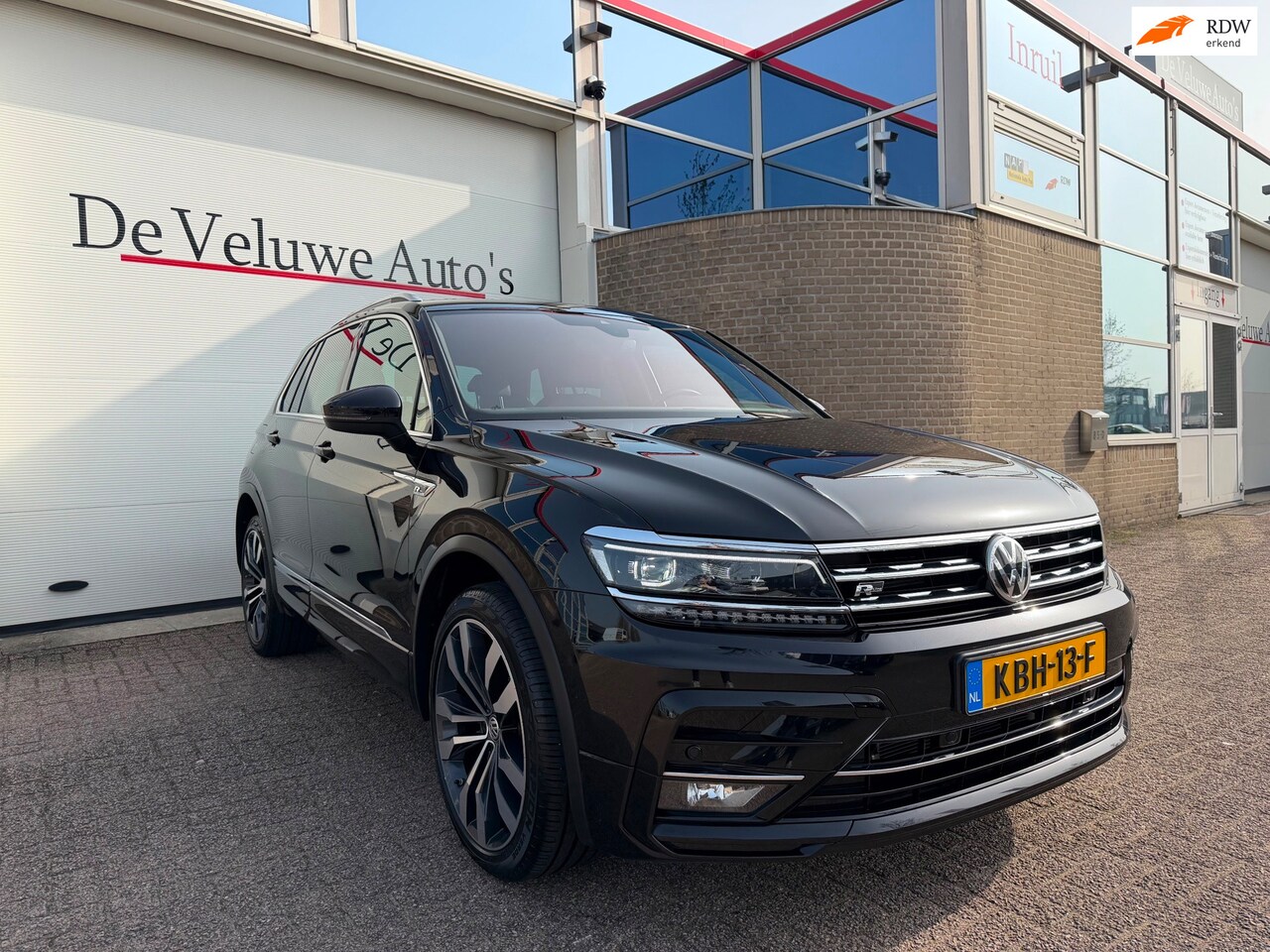 Volkswagen Tiguan - 2.0 TSI 4Motion Highline Business R|Trkhk| - AutoWereld.nl