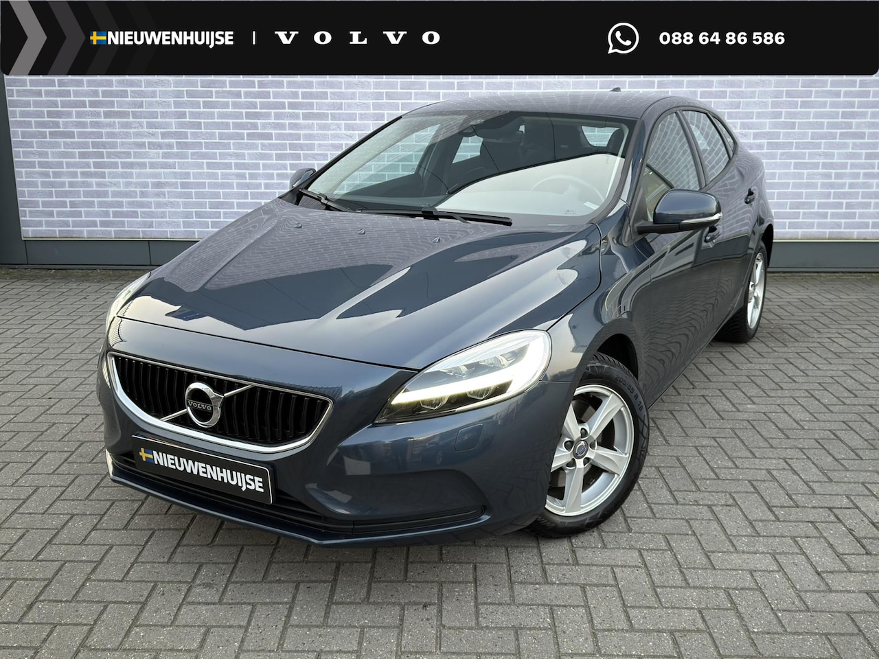 Volvo V40 - 2.0 T2 Nordic+ | Stoelverwarming Voor | Parkeerverwarming | Parkeersensoren Achter | LED K - AutoWereld.nl