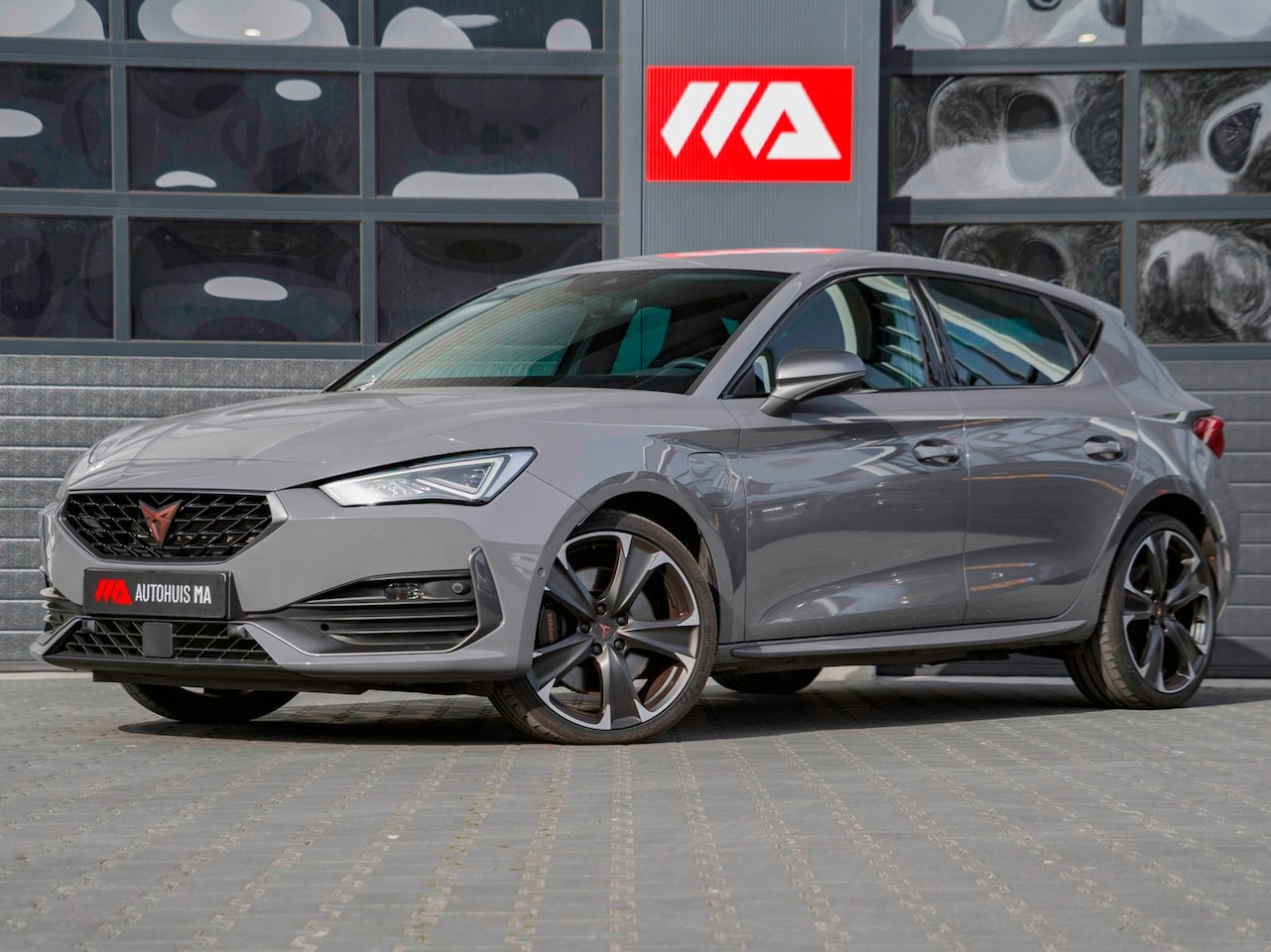 CUPRA Leon - 1.4 e-Hybrid VZ Business Cupra-knop|Camera|Kuipstoelen|Carplay|Sfeerverlichting - AutoWereld.nl