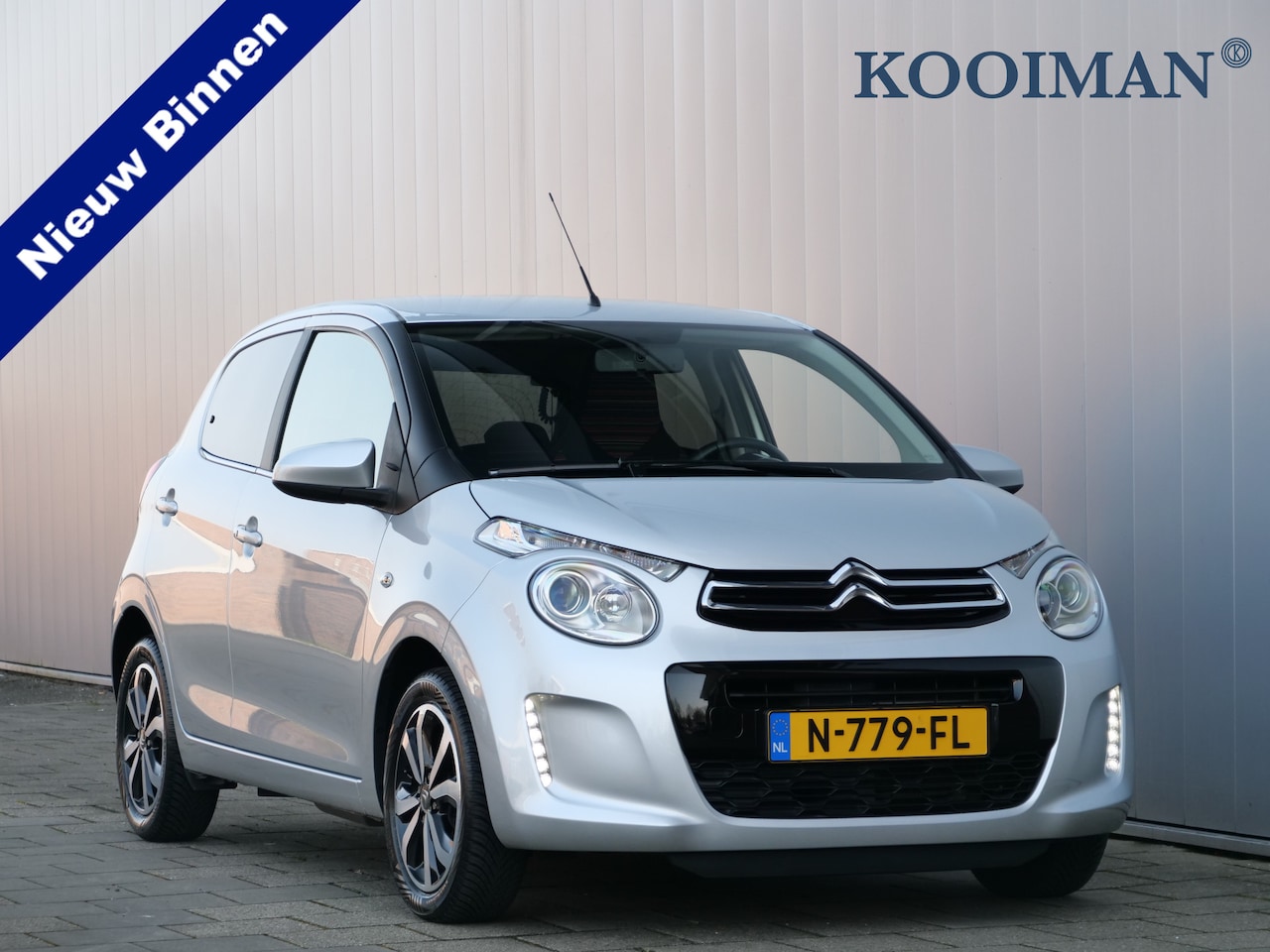 Citroën C1 - 1.0 VTi 73pk Shine Apple Carplay / Camera / Keyless / Parkersensoren - AutoWereld.nl