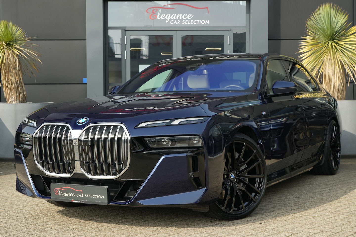 BMW 7-serie - 750e xDrive M Sport 489pk ExclusiveLounge/HUD/B&W - AutoWereld.nl
