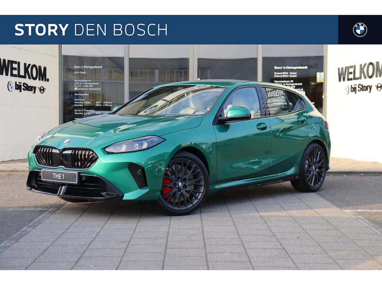 BMW 1-serie - 120 M Sport Automaat / Panoramadak / Sportstoelen  / M Adaptief onderstel / Achteruitrijca - AutoWereld.nl