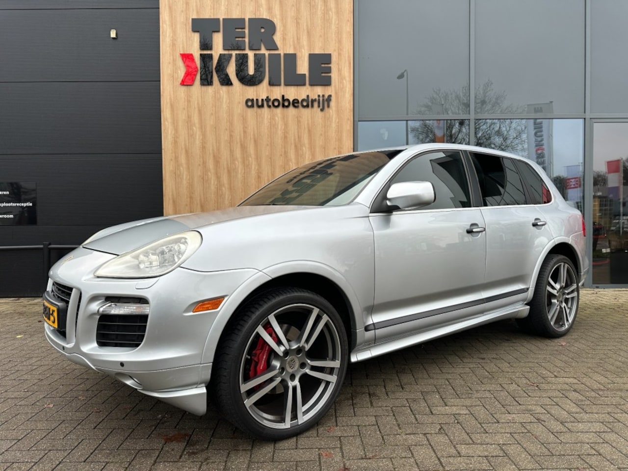 PORSCHE CAYENNE GTS