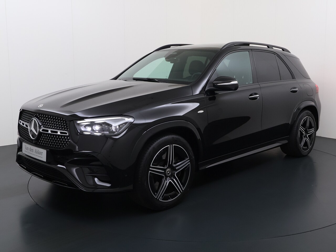 Mercedes-Benz GLE-Klasse - 400e AMG // Luchtvering // Trekhaak 3.300kg // Distronic // Leder // Memory // Panoramadak - AutoWereld.nl