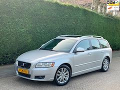 Volvo V50 - 2.4i Edition II AUTOMAAT/LEER/SCHUIFDAK/NIEUWSTAAT