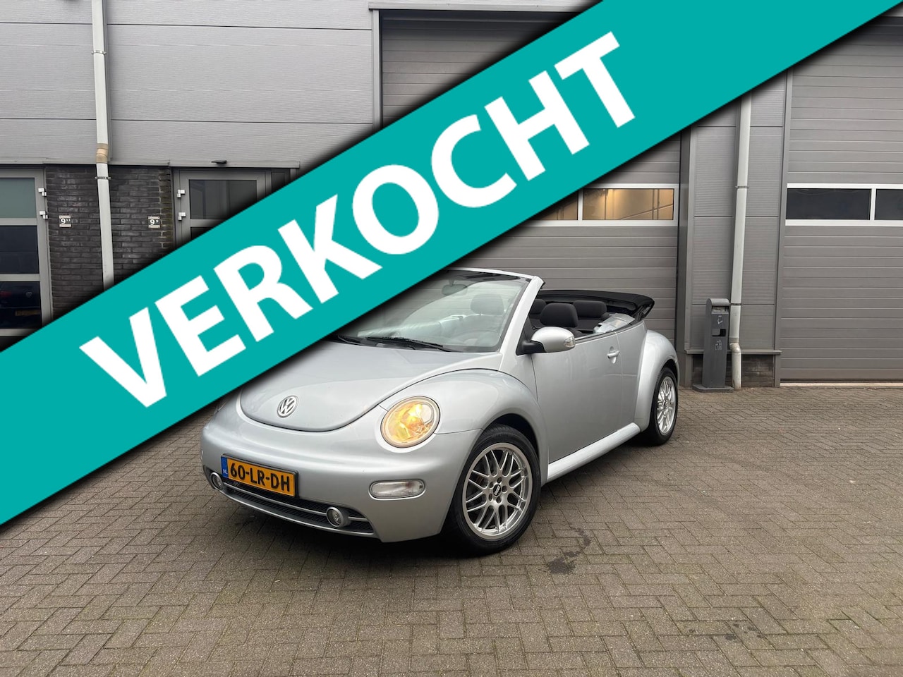 Volkswagen New Beetle Cabriolet - 2.0|Nieuwe Cabriokap - AutoWereld.nl