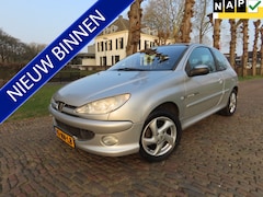 Peugeot 206 - 1.4-16V Quiksilver Airco Stuurbekrachtiging Lm Velgen Trekhaak*Apk t/m 20-2-2027