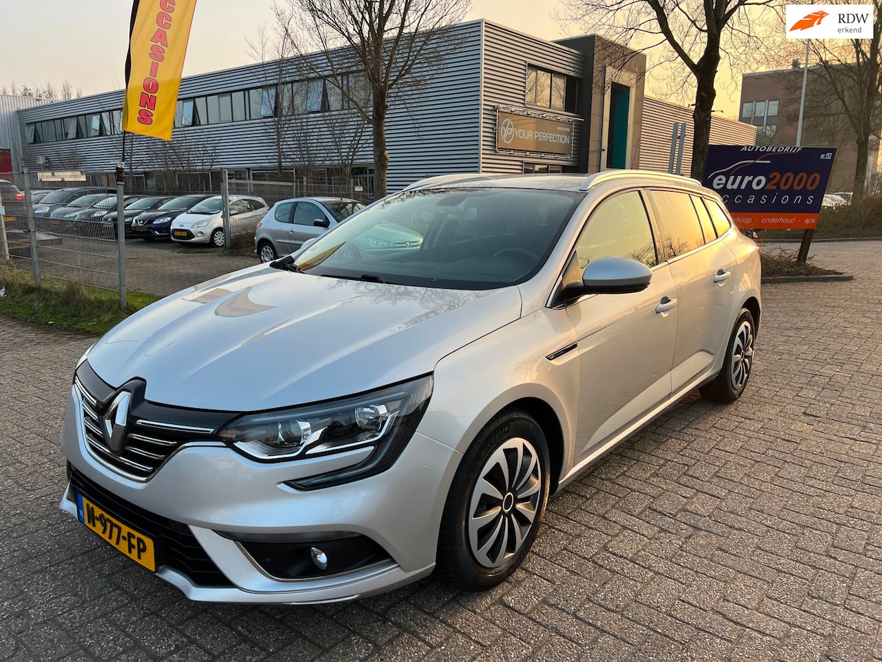 Renault Mégane Estate - 1.5 dCi Limited - CAMERA - KEYLESS ! - AutoWereld.nl
