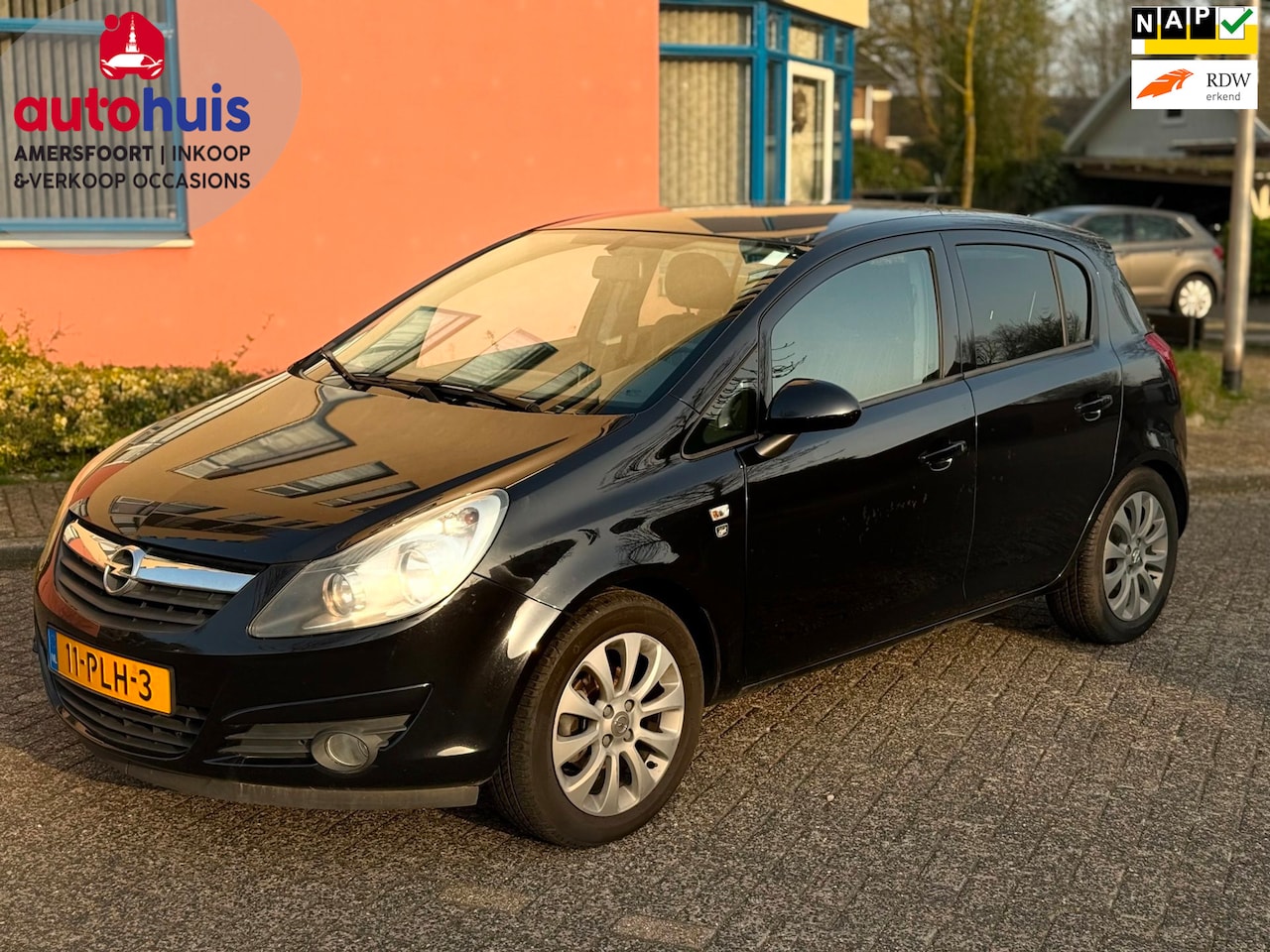 Opel Corsa - 1.4-16V '111' Edition 1.4-16V '111' Edition - AutoWereld.nl