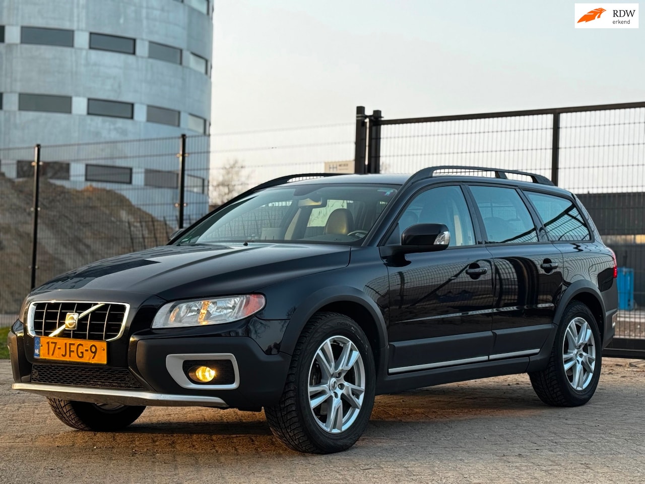 Volvo XC70 - 2.4 D5 Kinetic|AUT|IN UITMUNTEND STAAT - AutoWereld.nl