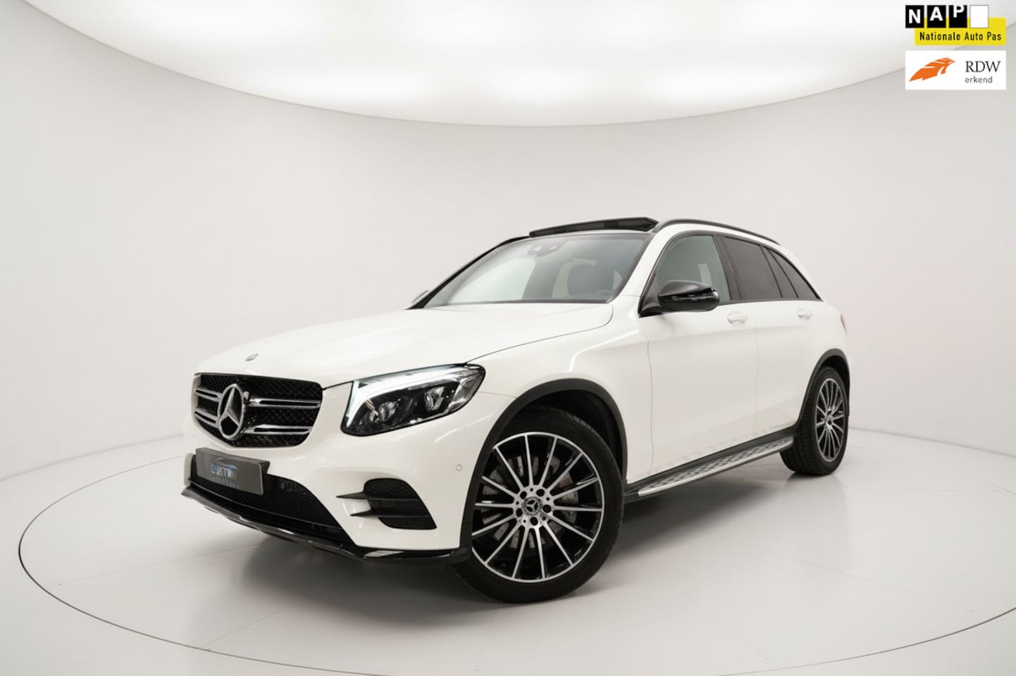 Mercedes-Benz GLC-klasse - 250 4MATIC AMG NIGHT PANO SFEER - AutoWereld.nl