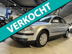 Volkswagen Passat - 1.8 Turbo Trendline/Nette auto/Apk nieuw