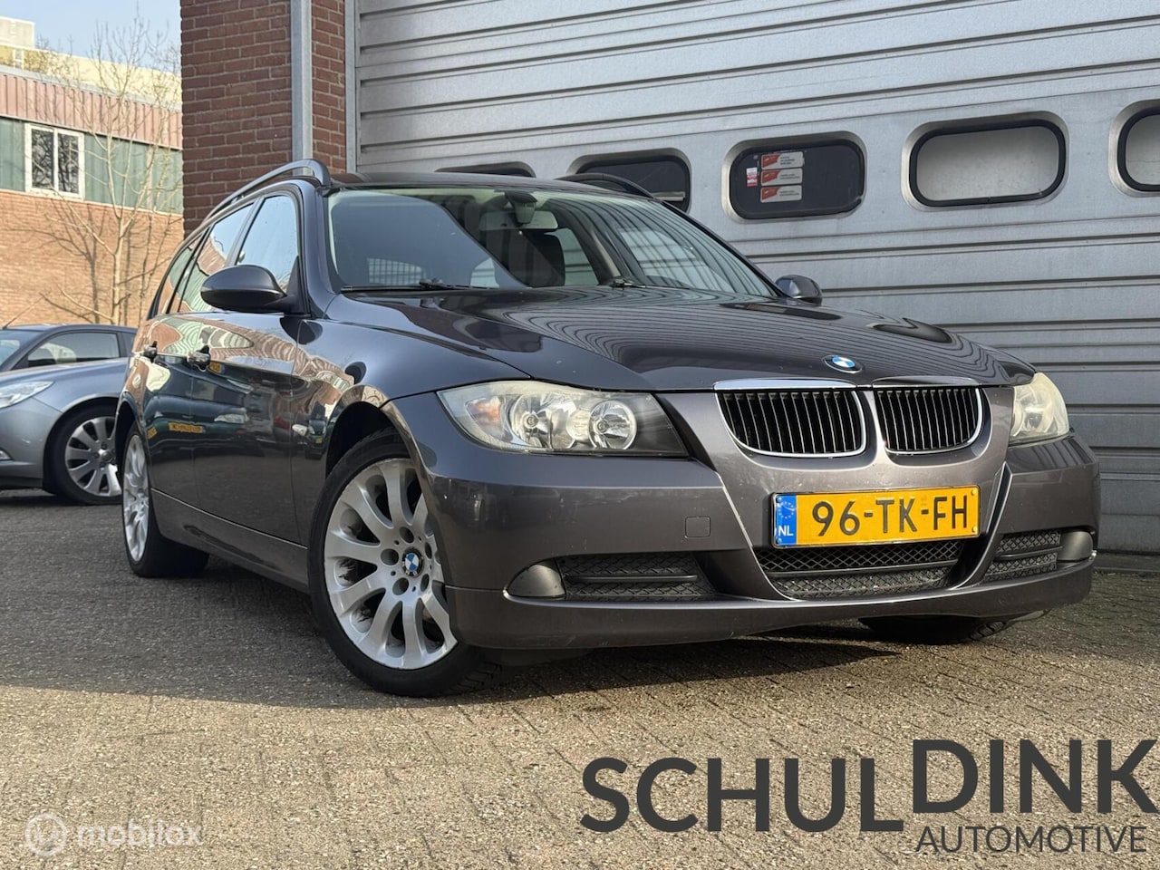 BMW 3-serie Touring - 318i Business Line TREKHAAK|CRUISE CONTROLE - AutoWereld.nl