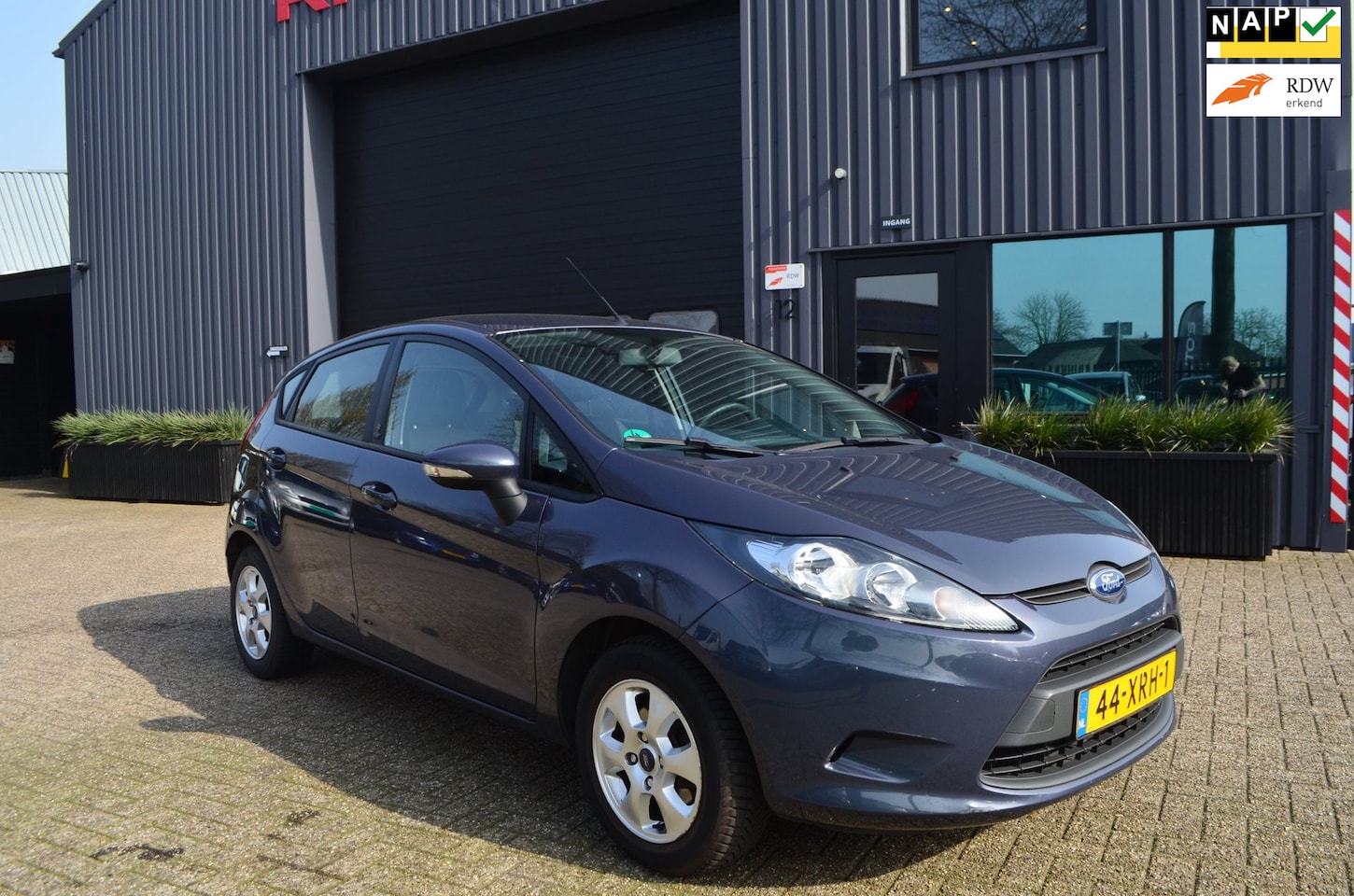 Ford Fiesta - 1.25 Titanium | Airco | Trekhaak | Dealer onderhouden - AutoWereld.nl