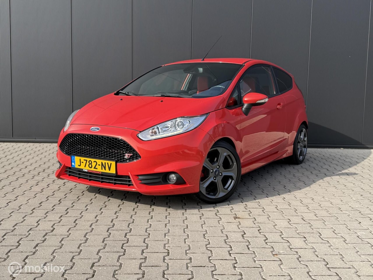 Ford Fiesta - 1.6 ST2/Recaro/Cruise/Camera/Led/sony/183pk! 1.6 ST2 - AutoWereld.nl