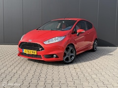 Ford Fiesta - 1.6 ST2/Recaro/Cruise/Camera/Led/sony/183pk 1.6 ST2
