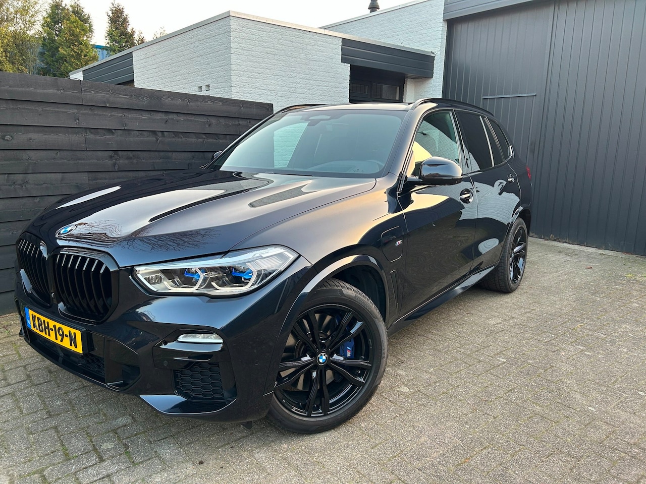 BMW X5 - XDrive45e M-Sport, Pano, Laser, H&K, SOH 89% - AutoWereld.nl