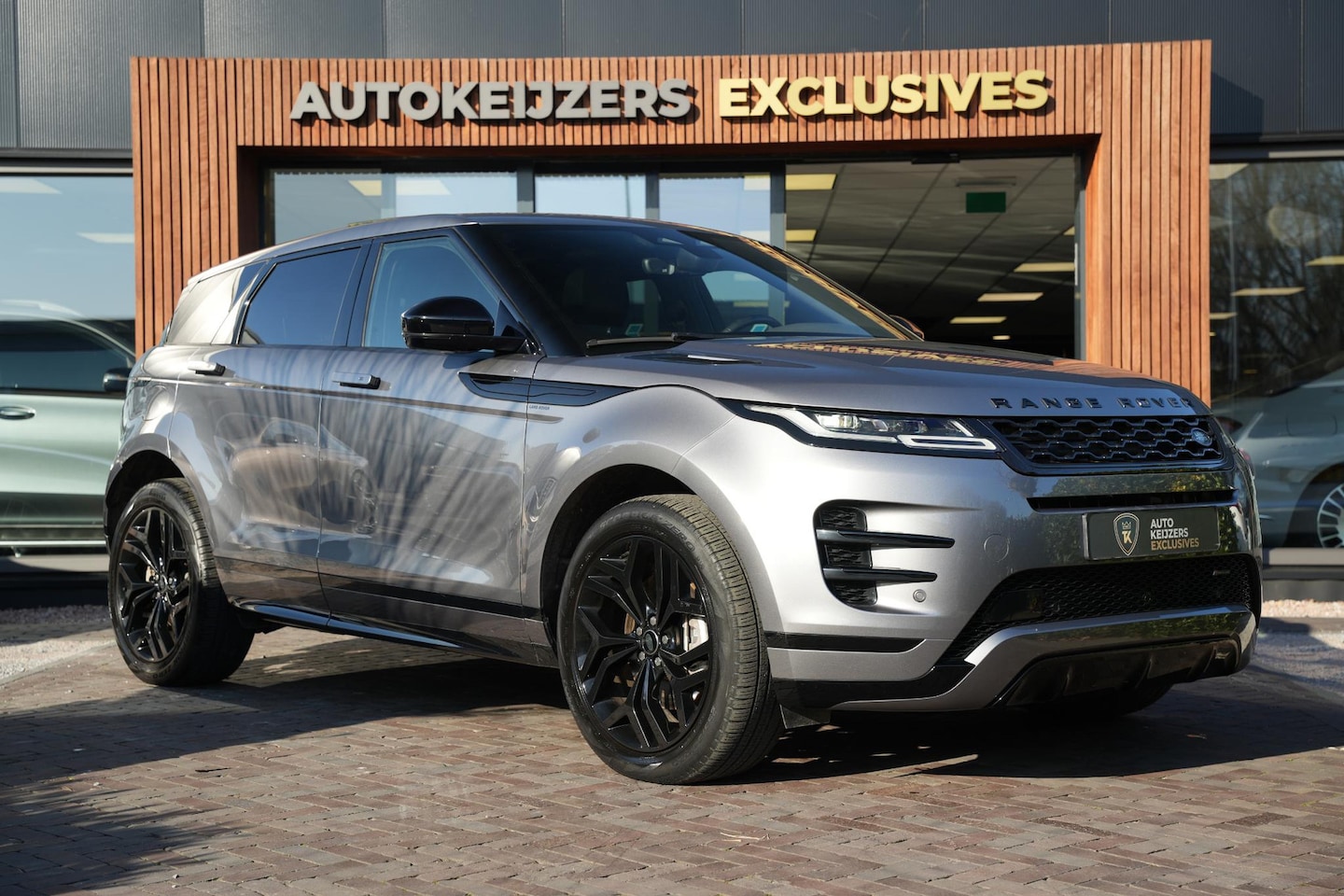 Land Rover Range Rover Evoque - 1.5 P300e AWD R-Dynamic SE Panoramadak Meridian Adapt. Cruise Matrix LED Leer - AutoWereld.nl
