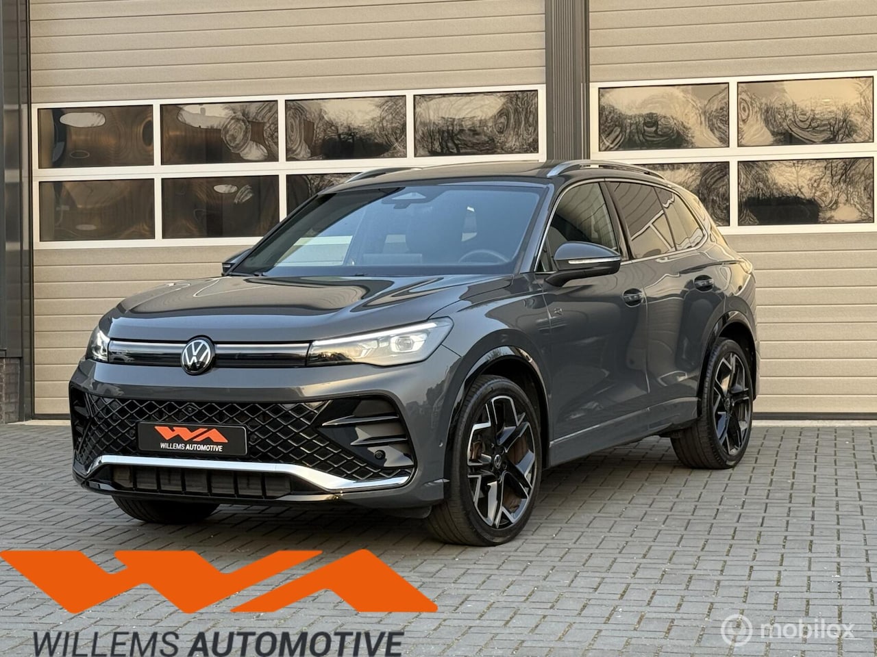 Volkswagen Tiguan - 1.5 eTSI R-Line Exclusive Pano-Massage-IQ - AutoWereld.nl