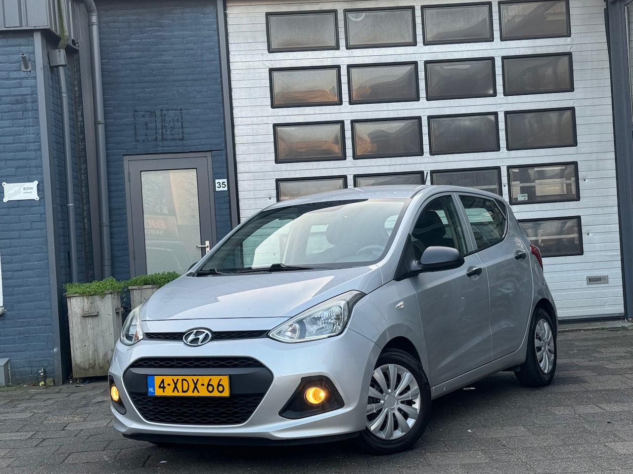 Hyundai i10 - 1.0i i-Motion | Airco | 5-DRS | NW APK - AutoWereld.nl