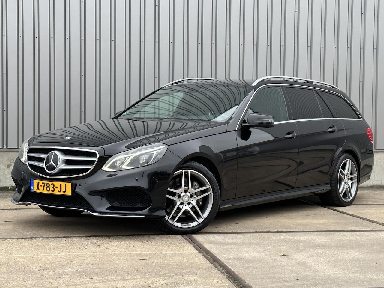 Mercedes-Benz E-klasse Estate - 400 AMG-Pakket - Luchtvering - Led - Adaptief - Volle Uitvoering - AutoWereld.nl