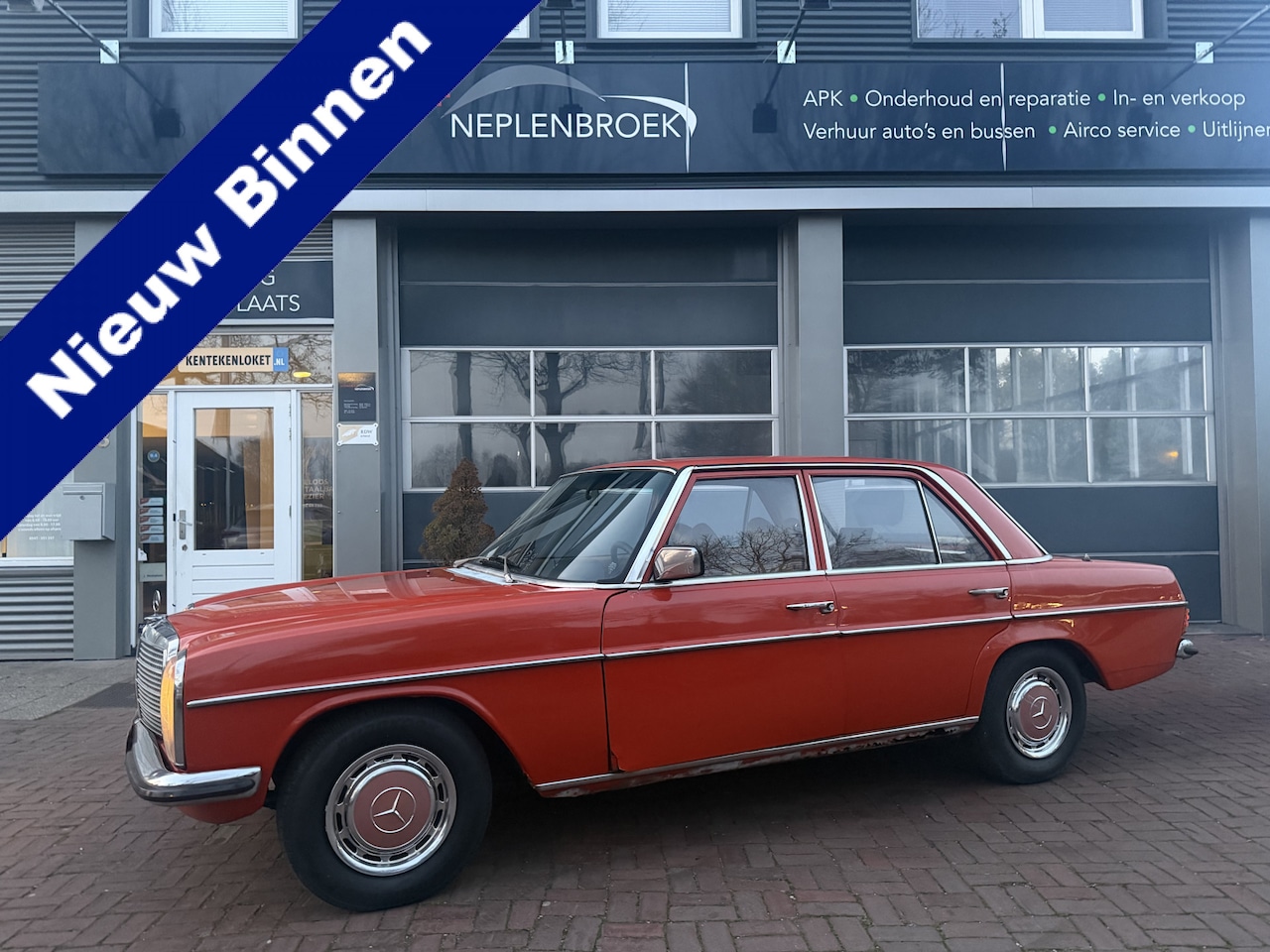 Mercedes-Benz 200-280 (W115) - 220 D 1976 Belastingvrij Uniek !! - AutoWereld.nl