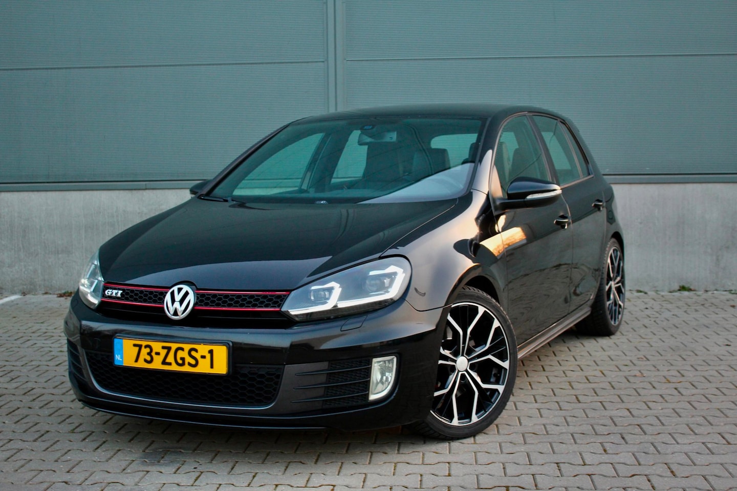 Volkswagen Golf - 2.0 GTI| Leder | 18''| LED - AutoWereld.nl