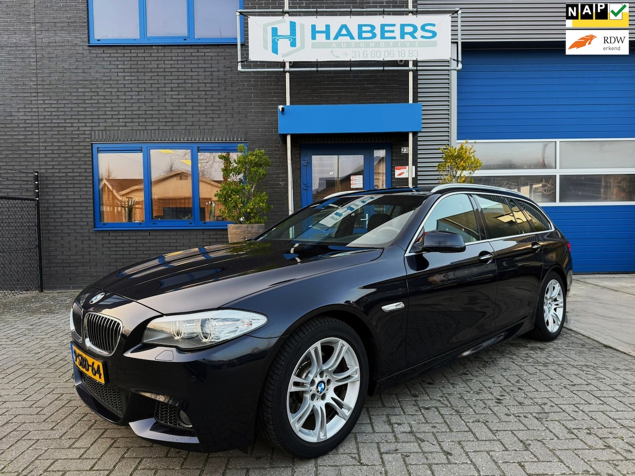 BMW 5-serie Touring - 520i 184PK|Origineel NL|Digital cockpit|Alcantara|Prof Navi|AUT|M-Pakket|Flippers|Sportsto - AutoWereld.nl