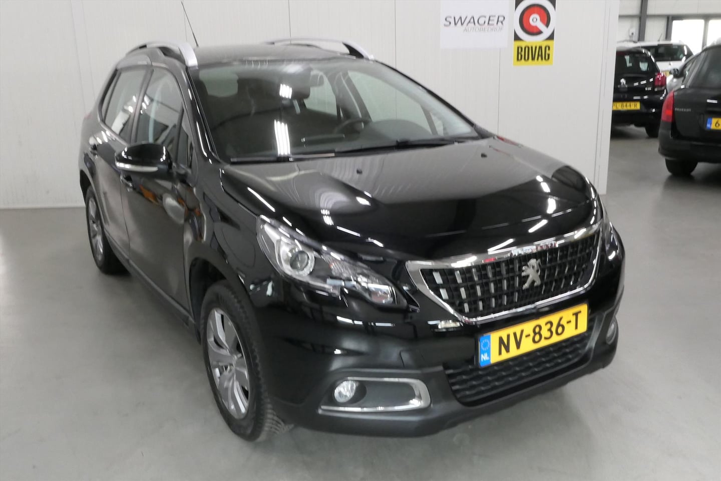 Peugeot 2008 - 1.2 PureTech 82pk Blue Lion(trekhaak&Goed onderhouden) - AutoWereld.nl
