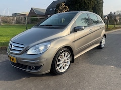 Mercedes-Benz B-klasse - 170 AIRCO/ CRUISE/ XENON / TREKHAAK / LM VELGEN