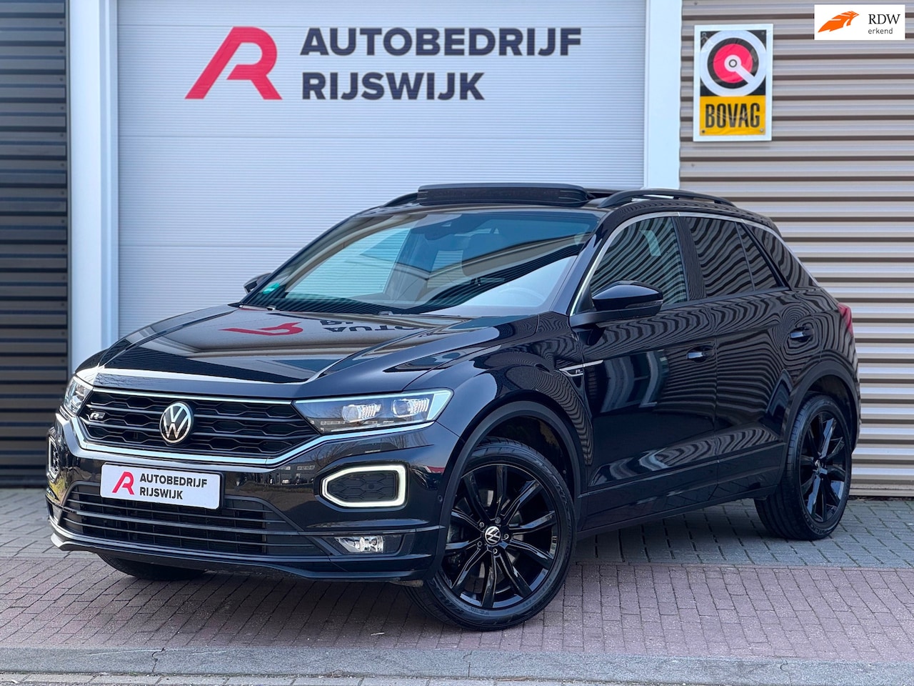 Volkswagen T-Roc - 1.5 TSI R-Line Pano/Keyless/Camera - AutoWereld.nl