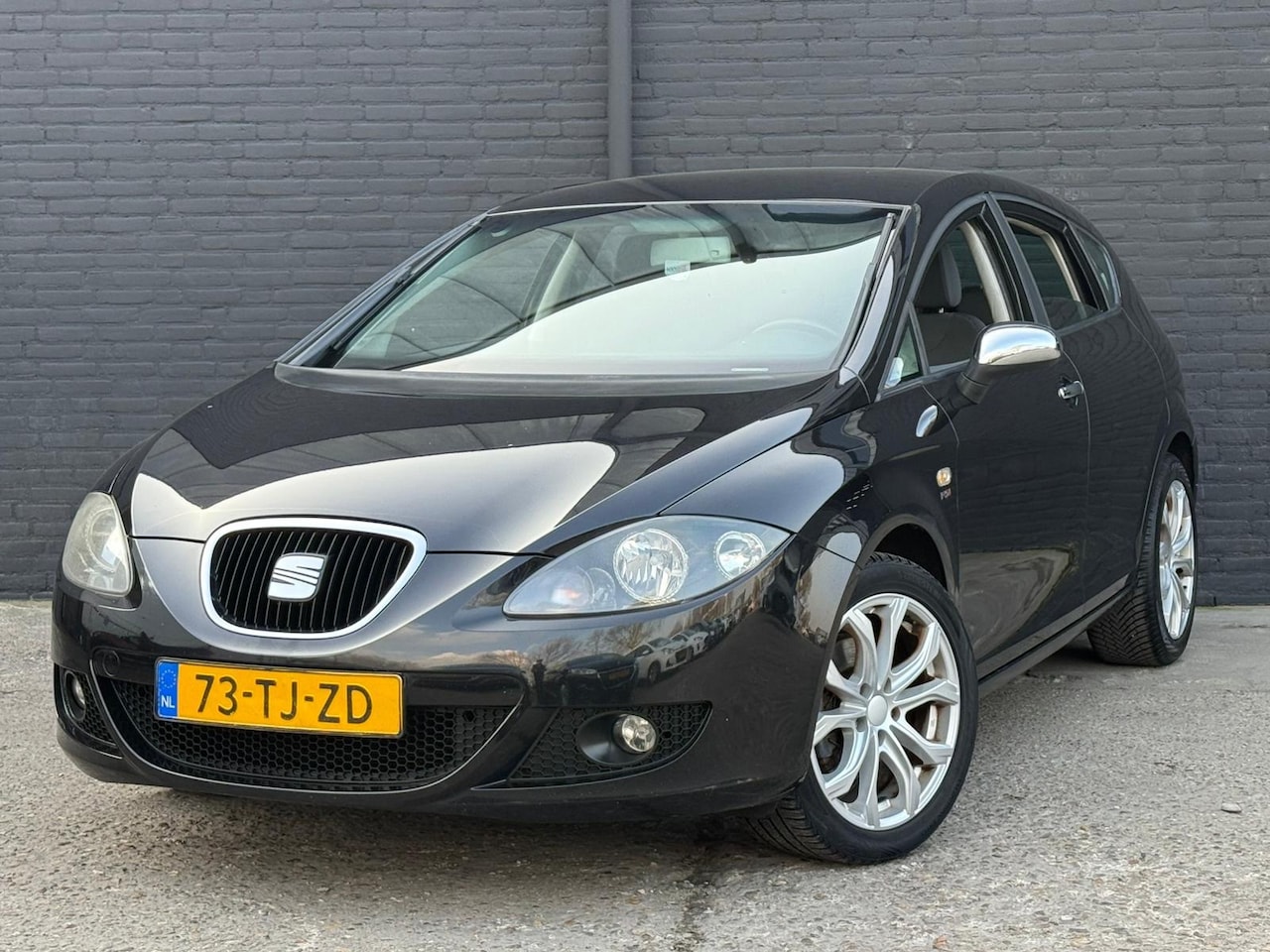 SEAT Leon - 2.0 FSI Businessline AIRCO | ELEK RAMEN | CRUISE | NWE APK - AutoWereld.nl