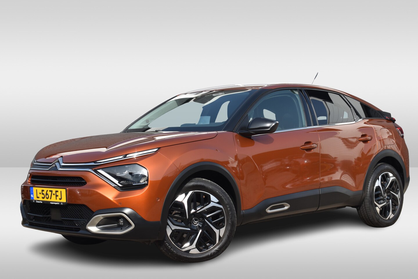 Citroën C4 - Puretech EAT8 Business Plus | Trekhaak | Navigatie | Camera achter | Airco | Carplay & And - AutoWereld.nl